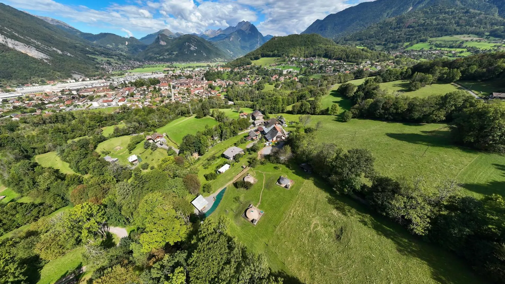 Yourtes Olachat Proche Annecy Faverges Luxe tent
